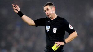 L’arbitro della Premier League è stato sospeso dopo un video in cui sembra aver insultato il Liverpool FC e Klopp