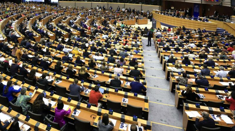 Divieto totale di fumo: correggere l’euro-diktat. Cosa può fare il Parlamento Ue