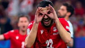 Un georgiano, con Vlahovic o meno: la mossa Kvara di Giuntoli anche alla Juve?