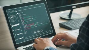 ChatGPT su macOS ora può “spiare” le altre app e intanto sul web arriva la modalità vocale avanzata