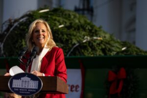 Jill Biden ha scelto da che parte stare nel dibattito “Decorazioni natalizie prima del Ringraziamento?” Dibattito