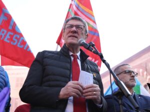 Sciopero generale, Landini insiste: “Rivolteremo il Paese come un guanto”