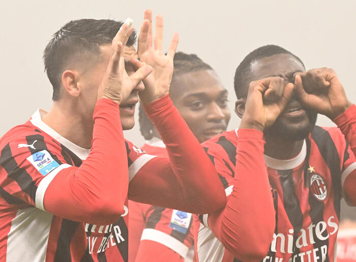 Il Milan domina nella nebbia, Empoli battuto 3-0