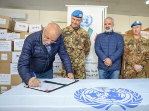 Pochi giorni prima della cessazione delle ostilità tra Libano e Israele, consegnato agli sfollati..