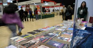 Calano i lettori e il tempo per la lettura, al Sud il 30% in meno di librerie rispetto alla media