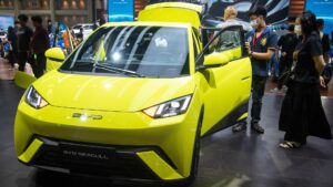 La scossa elettrica dietro il balbettante futuro dei veicoli elettrici in Europa