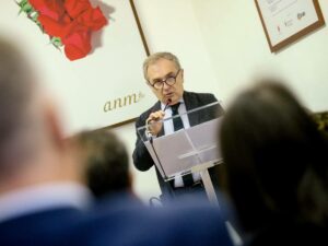 Lo schiaffo di Santalucia a Enzo Tortora