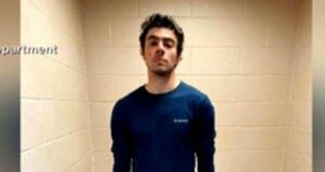 Mangione incriminato per l’omicidio del ceo a New York, l’avvocato: non ci sono prove
