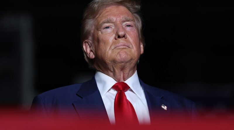 Trump avrebbe intenzione di permettere agli agenti dell’ICE di arrestare gli immigrati nelle scuole, negli ospedali, ai matrimoni e ai funerali