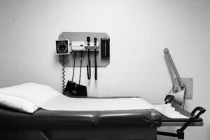 L’assistenza sanitaria guidata dall’intelligenza artificiale ci sta trasformando in numeri su un foglio di calcolo