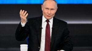 Guerra Ucraina-Russia, tutte le news. Zelensky: “Putin è un pazzo nazista, Trump ci aiuta”