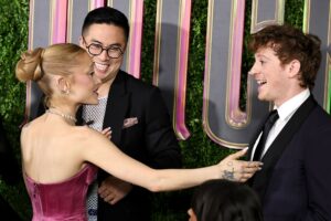 L’ex moglie di Ethan Slater parla del divorzio, ma non fa il suo nome né quello di Ariana Grande