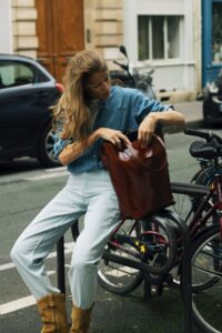 Vivo a Parigi e ho ceduto alla tendenza più francese in fatto di capelli. Non ho mai guardato indietro