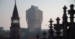 Milano, la Torre Velasca restaurata da Hines scelta da Allianz Bank Financial Advisors