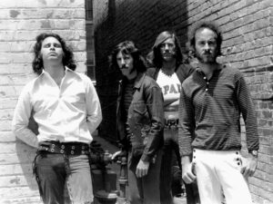 Distrutto in un incendio l’edificio della copertina dell’album dei Doors Morrison Hotel