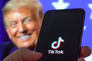 Donald Trump esorta la Corte Suprema a sospendere la decisione sul divieto di TikTok fino a dopo l’insediamento