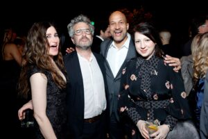 Jennifer Lopez, Kathryn Hahn e altri hanno partecipato al party per la stagione dei premi di VF e Amazon MGM Studios