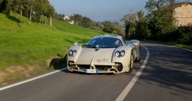Alla guida di un’Utopia danzando su 864 cavalli