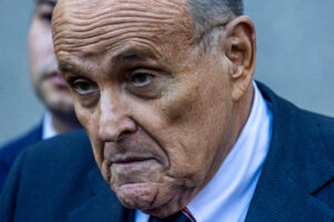 Le cose vanno di male in peggio per Rudy Giuliani