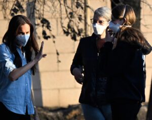 Meghan Markle e il principe Harry visitano i luoghi di evacuazione degli incendi di Los Angeles