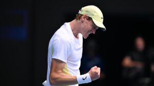 Australian Open in diretta: Sinner-Rune 6-3 3-6, Sonego-Tien 6-3. In palio i quarti