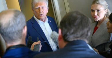 La terribile assurdità della prima settimana di Donald Trump di nuovo al potere