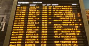 Treni in ritardo sulla Roma-Napoli per accertamenti tecnici. Trenitalia: “Circolazione tornata regolare”