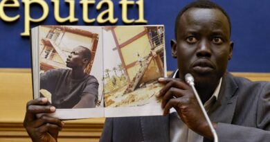 Lam Magok, chi è il migrante che vuole inchiodare il governo