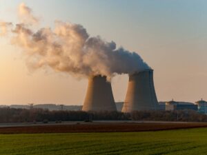 Confindustria spinge il nucleare: “Chi lo adotta ha prezzi dell’energia più bassi”