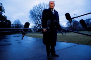 L’FBI di Trump è pronta a concentrare la strategia antiterrorismo su “cose come BLM e Antifa”