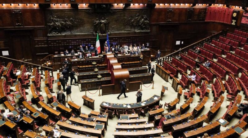 Chat rubate, in campo il Garante della Privacy: l’avvertimento al Fatto di Travaglio