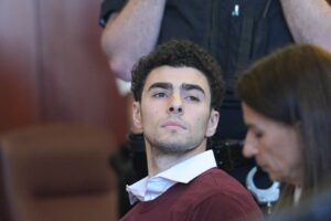 Luigi Mangione rompe il silenzio per esprimere gratitudine ai suoi sostenitori