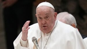 Papa a riposo in ospedale – Il Vaticano fornisce un breve aggiornamento dopo che gli esami del sangue hanno rivelato un’insufficienza renale precoce