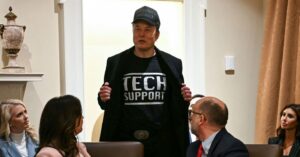 Da Aviano a Sigonella, l’email di Musk arrivata a cinque basi Usa in Italia: “In cinque punti dite l’attività svolta in settimana”