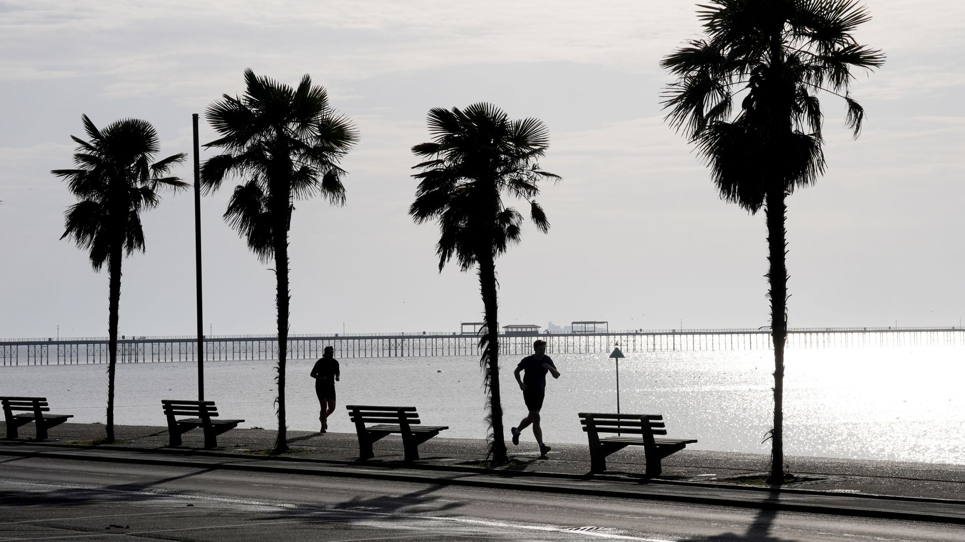 Il fine settimana caldo porta temperature di 20°C nel Regno Unito, più calde di Spagna e Italia