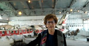 Strage di Ustica, i familiari delle vittime manifestano contro l’archiviazione: “Il governo faccia di più. Chi è stato? Vogliamo scriverlo”