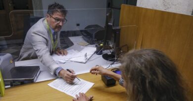 Passaporti, con Poste ora si chiedono anche a Milano, Napoli, Bergamo e Firenze