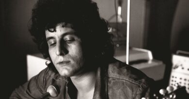 Settanta anni di Pino Daniele, anima blues. Esce a sorpresa l’inedito ‘Una parte di me’