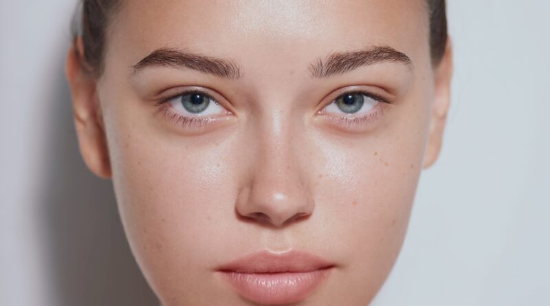 I migliori strumenti per il dermaplaning per un incarnato senza peli e un trucco migliore