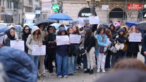 Insegnanti di sostegno contro il governo, la protesta a Genova: “Scavalcati da chi fa corsi online”