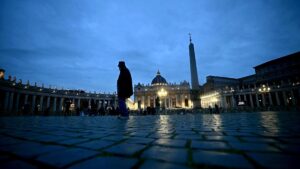 Papa Francesco torna a casa: ha insistito lui, i timori in Curia che non si limitano