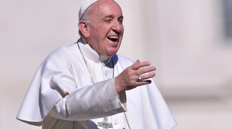 “Ce l’ho fatta, sono vivo”. Papa Francesco torna a casa