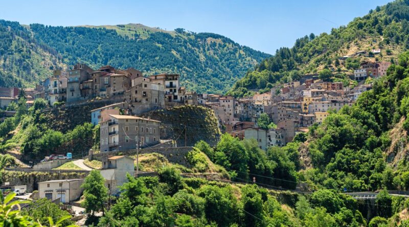 Fitto: “Il 75% degli europei abita nelle città, ecco come riprenderemo le campagne d’Europa”
