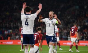 Qualificazioni Mondiali: super James su punizione nell’Inghilterra, brillano Pohjanpalo e Gineitis