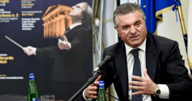 Arrestato ex presidente provincia Salerno Alfieri per scambio politico-mafioso