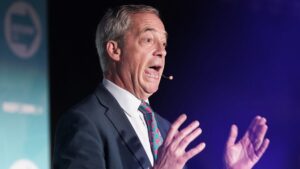 Farage attacca il “virus woke” nelle grandi aziende dopo la fine della battaglia per l’indebitamento di NatWest
