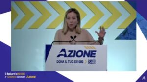 Meloni attacca Schlein: “Vuole che l’Europa diventi una grande comunità hippie”