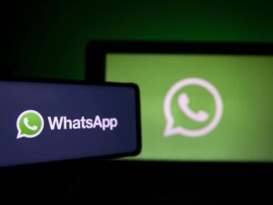 WhatsApp, licenziato dopo offese ai dirigenti: Cassazione lo reintegra
