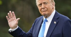 Trump tira dritto sui dazi: “Non mi interessa se i prezzi della auto straniere saliranno”
