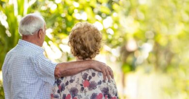 Istat: “Sale la speranza di vita”. Nel 2027 tre mesi in più per la pensione. Durigon: “Bloccheremo l’aumento dell’età”